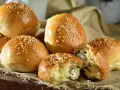 Pãezinhos Recheados de Queijo Cremoso