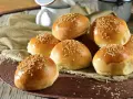 Pãezinhos Recheados de Queijo Cremoso