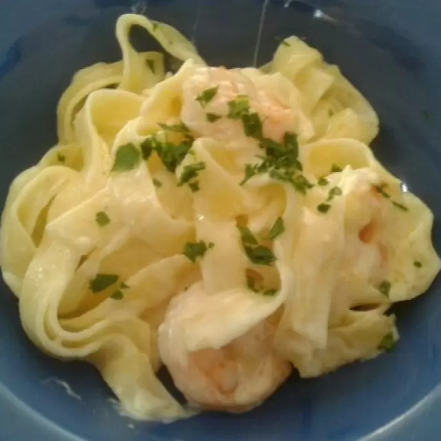 Pasta Alfredo con Camarones