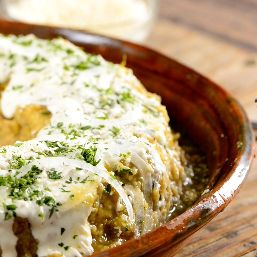 chilaquiles con chorizo y frijol es