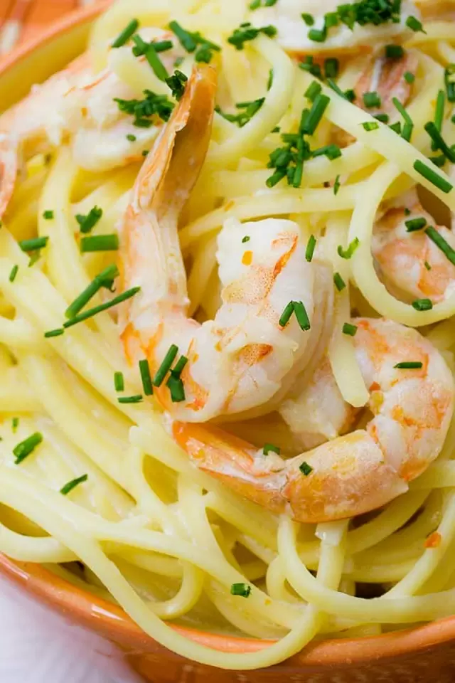 Spaghetti Blanco con Camarones