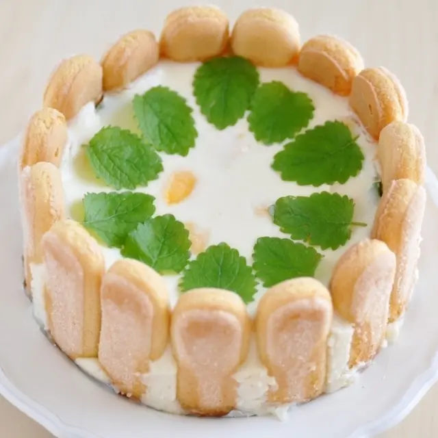 Carlota de Limão com Queijo Cremoso