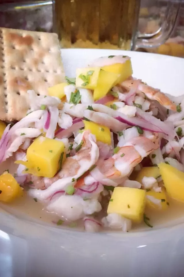 Tiritas de Pescado y Camarón al Aguachile de Mango