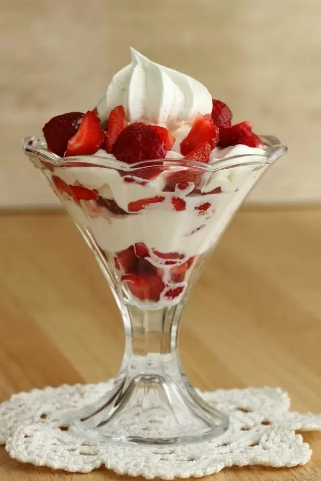 Fresas con Crema y Lecherita