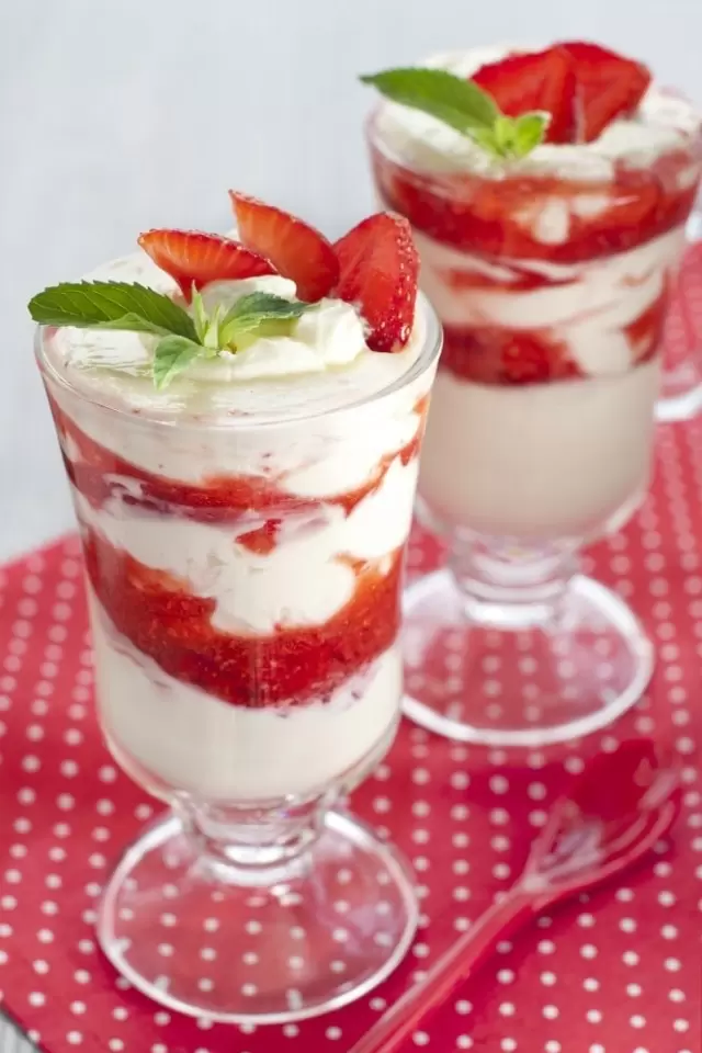 Fresas con Crema y Lecherita