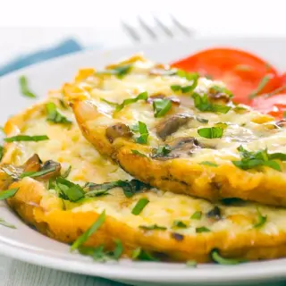 Egg White Omelet with Spinach and Tomato