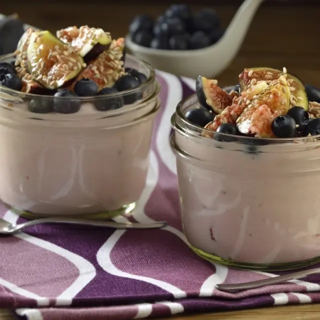 Iogurte com Figos e Gergelim Caramelizado