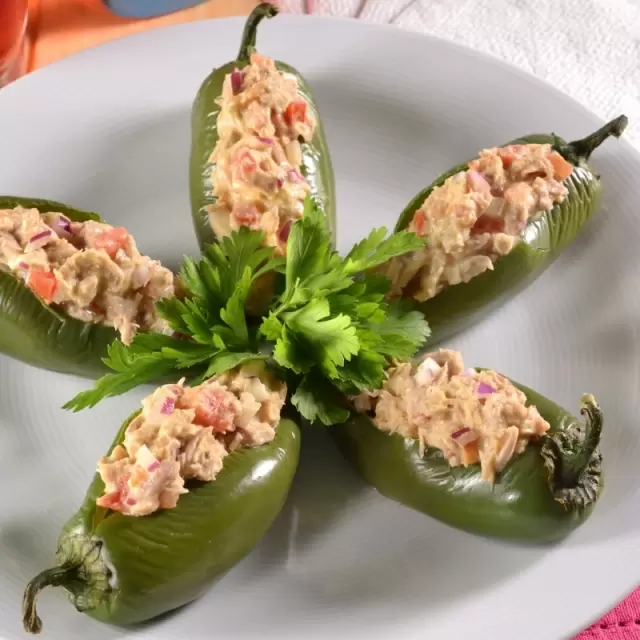 Chiles Jalapeños con Atún a la Mexicana