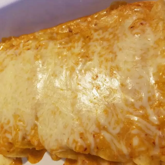 Enchiladas de Pollo con Crema de Elote Picosita