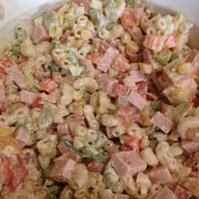 Salada de Coditos com Presunto