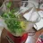 Salada de massa com molho de iogurte e bolinhas de queijo
