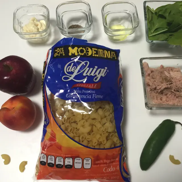 Salada de Coditos com Atum Frutal