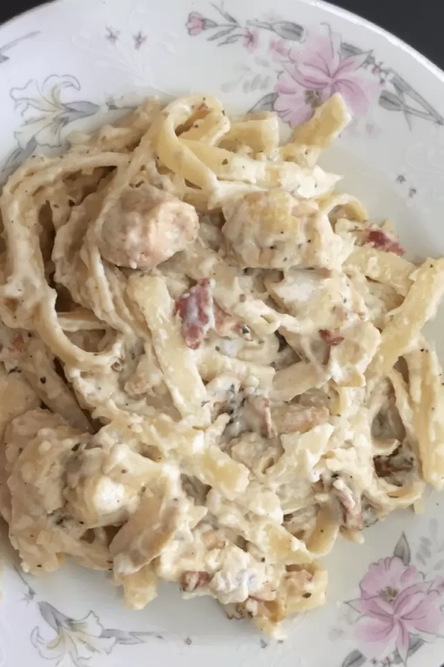 Fetuccini con Salsa Alfredo