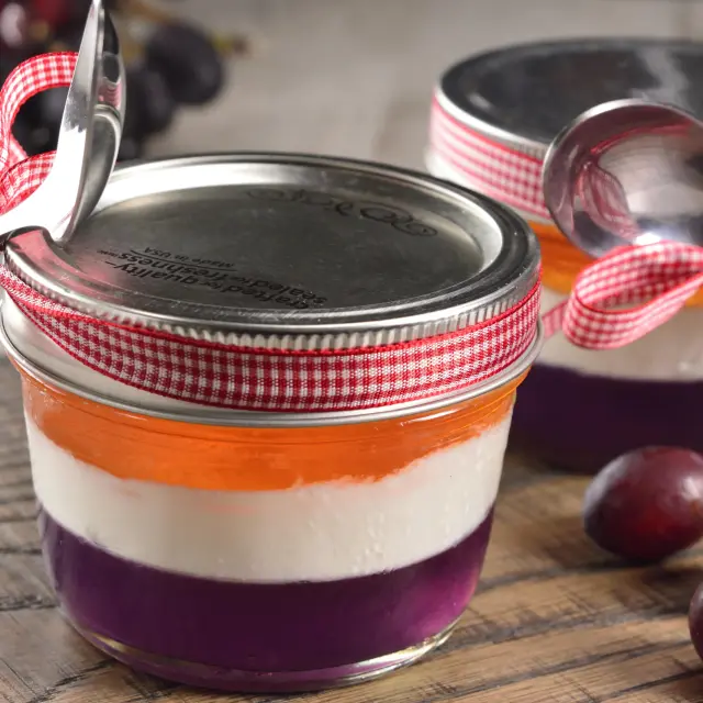 Light Grape, Peach, and Yoghurt Gelatin to Go