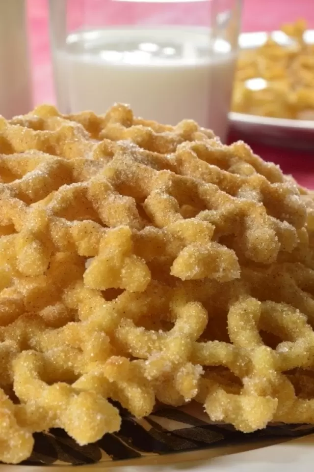 Buñuelos de Viento Espolvoreados