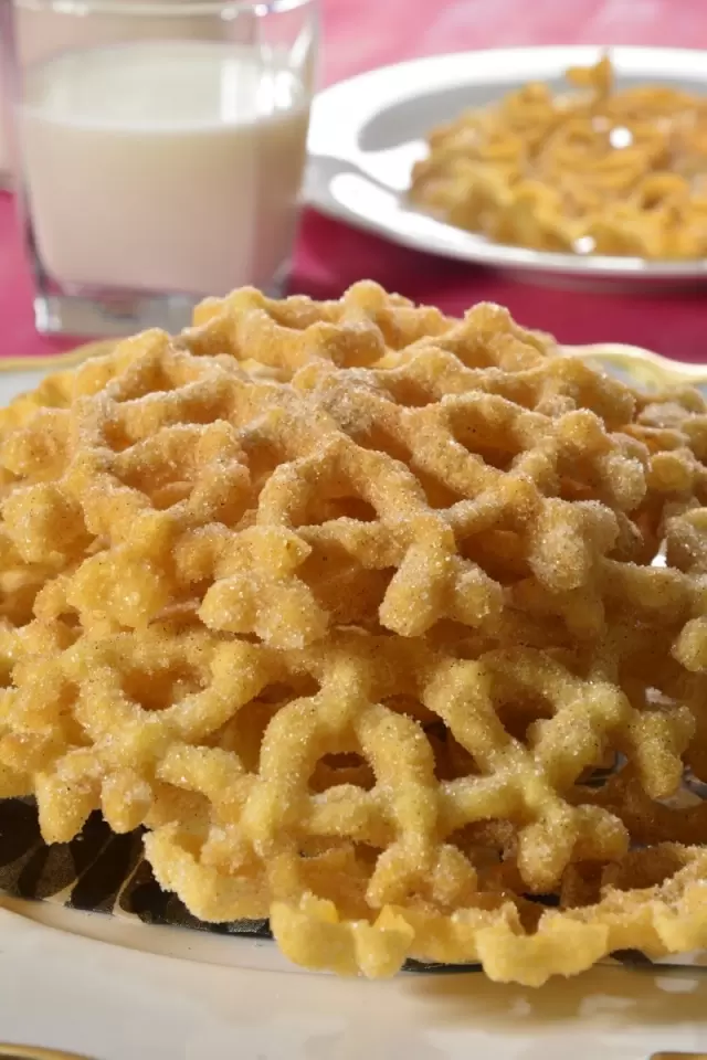 Buñuelos de Viento Espolvoreados