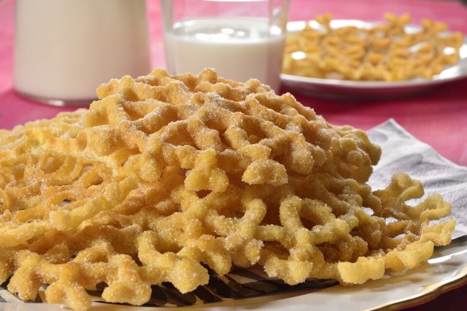 Buñuelos de Viento Espolvoreados