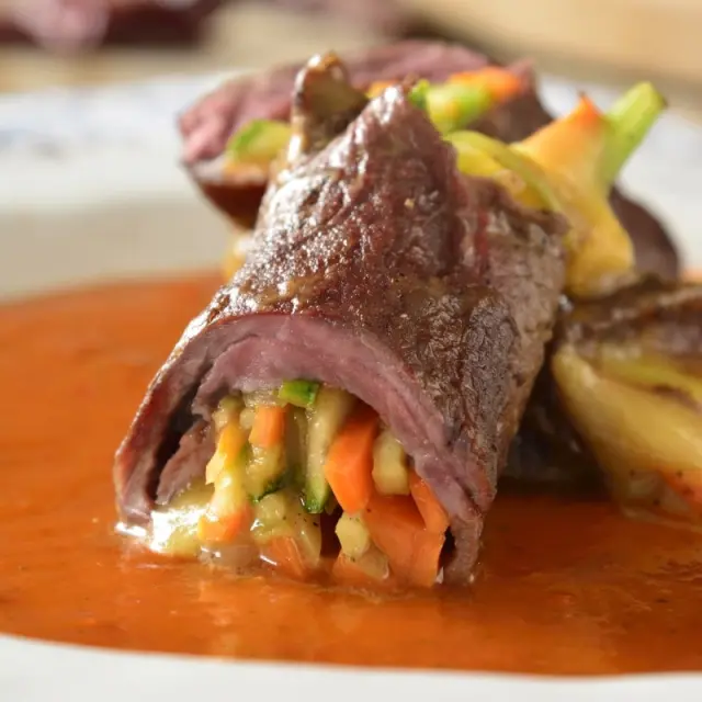 Preparación en el Varoma de los rollos de carne con queso y verduras en la Thermomix