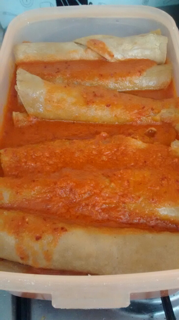 Enchiladas de Chile Pasilla Rellenas de Queso Panela