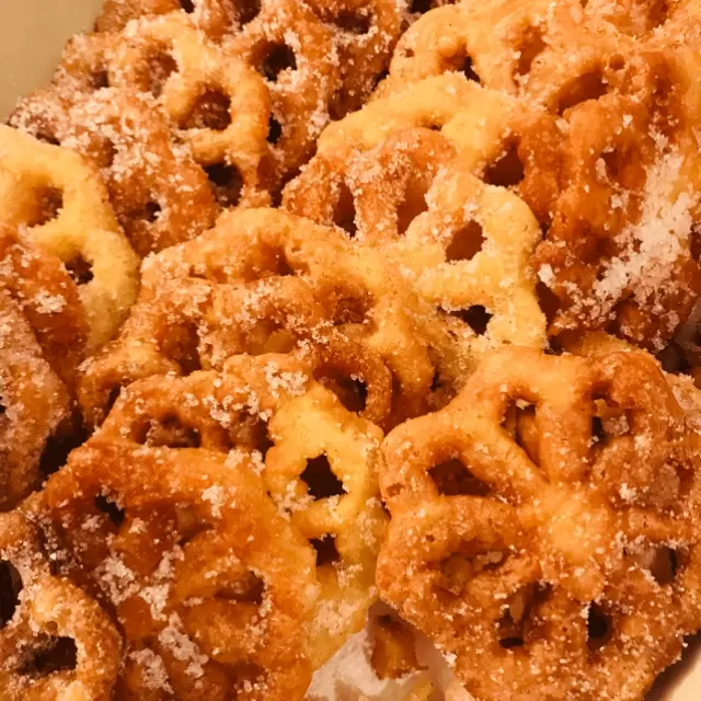 Buñuelos de Viento Trampeados con Chocolate