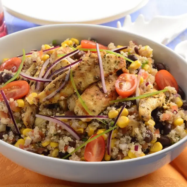 Bowl Assado de Frango e Quinoa à Mexicana