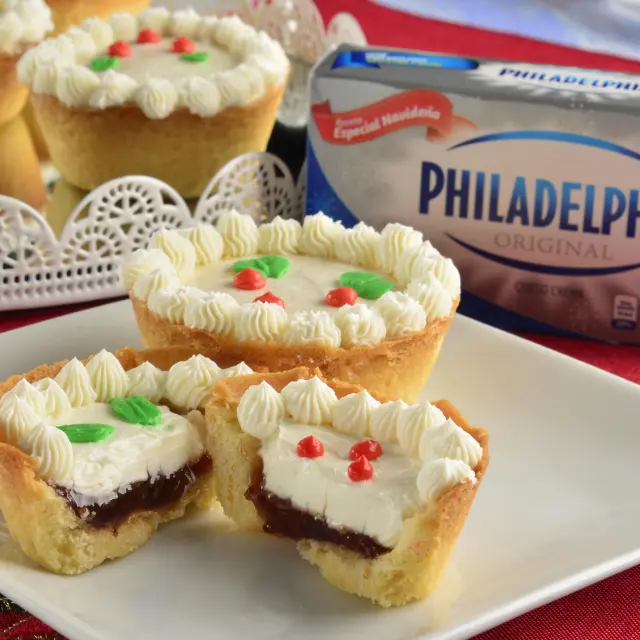 Christmas Cream Cheese Mini Cheesecake