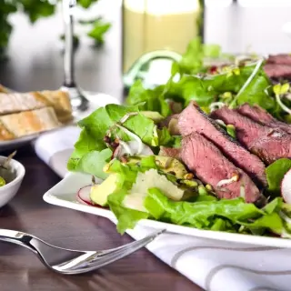 Beef Strips with Cucumber Salad