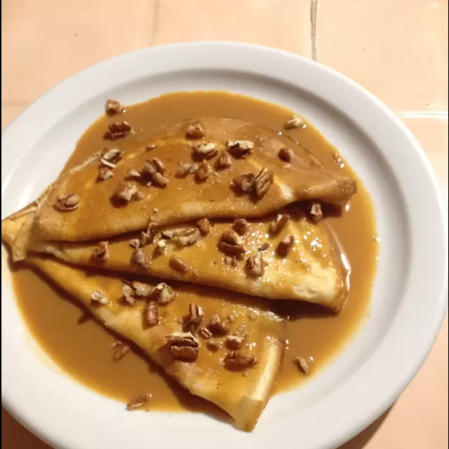 Crepas con Cajeta