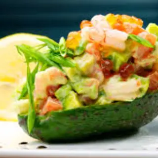 Abacate Recheado com Legumes