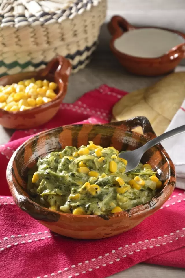 Rajas con Crema y Granos de Elote