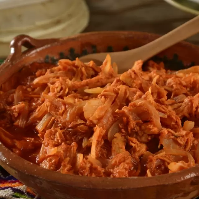 Tinga de Pollo con Chipotle