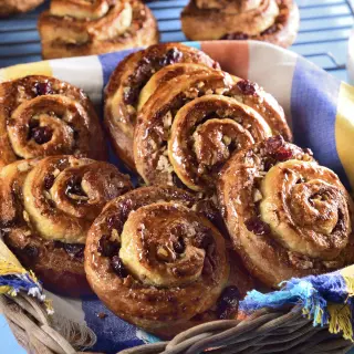 4 Ways to Prepare Cinnamon Rolls