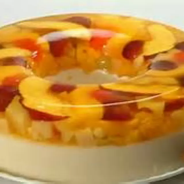 Gelatin of Cottage Cheese with Fruits