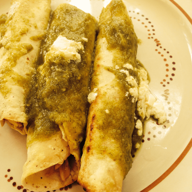 Enchiladas en Salsa Verde