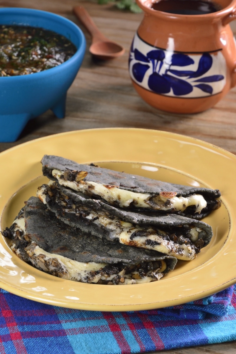 Quesadillas de Huitlacoche con Queso Oaxaca