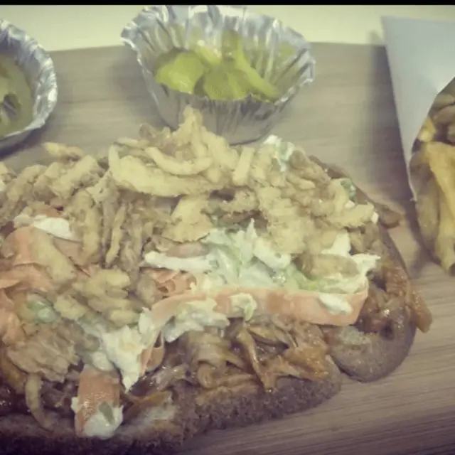 Sanduíche com BBQ