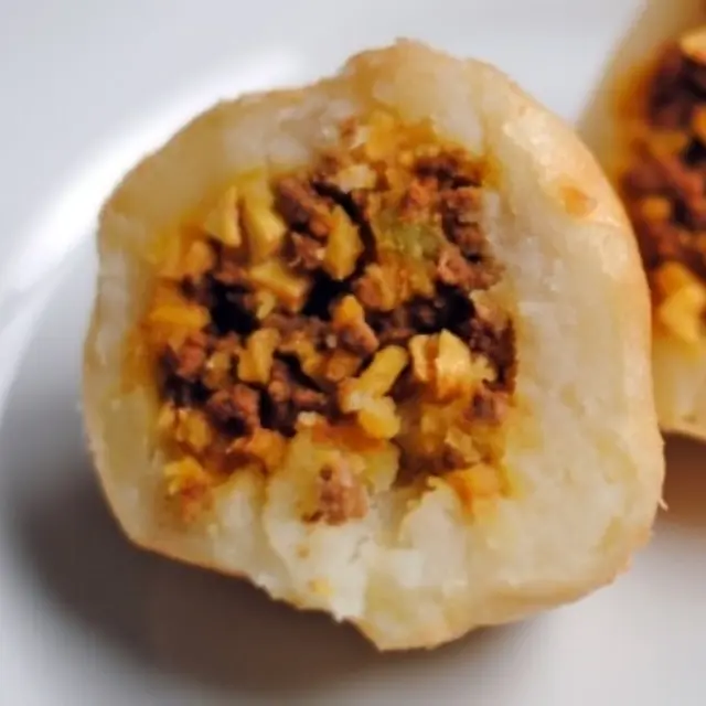 Stuffed Potatoes with Secret Meat