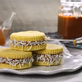 Alfajores with Dulce de Leche