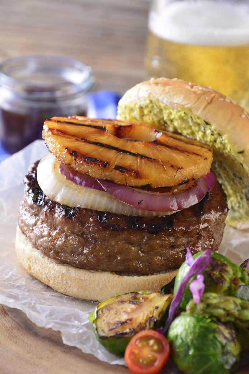 Hamburguesa Teriyaki Con Cebollas Parrilladas