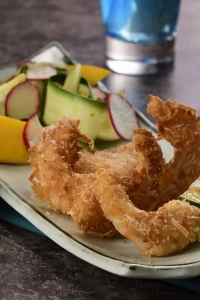 Camarones con Coco y Chutney de Mango