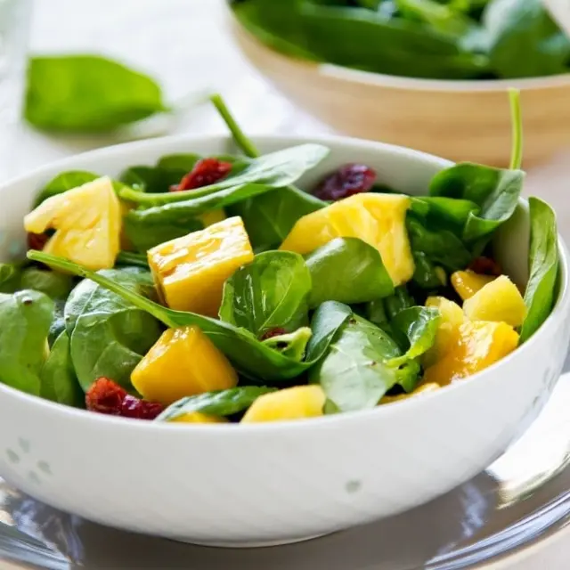 Spinach Salad with Raspberry Vinaigrette