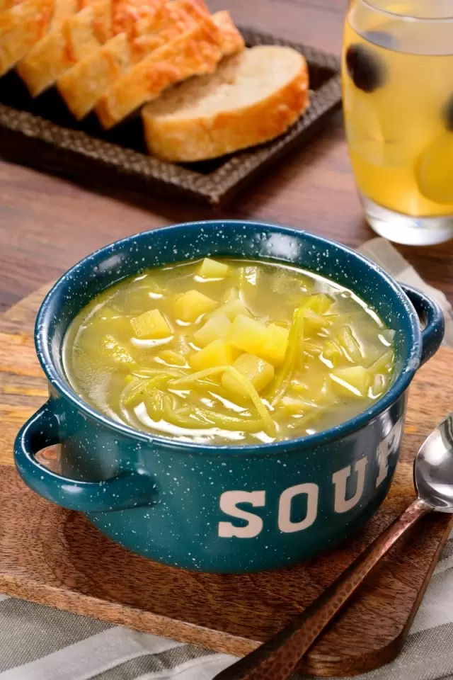 Sopa de Poro y Papa Tradicional