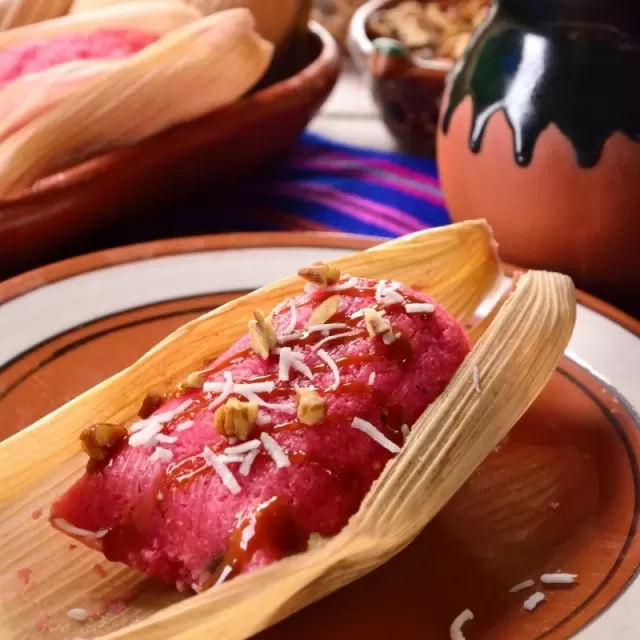 Tamales de Dulce con Pasitas