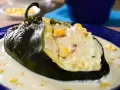 Chiles Rellenos de Pollo con Salsa de Elote