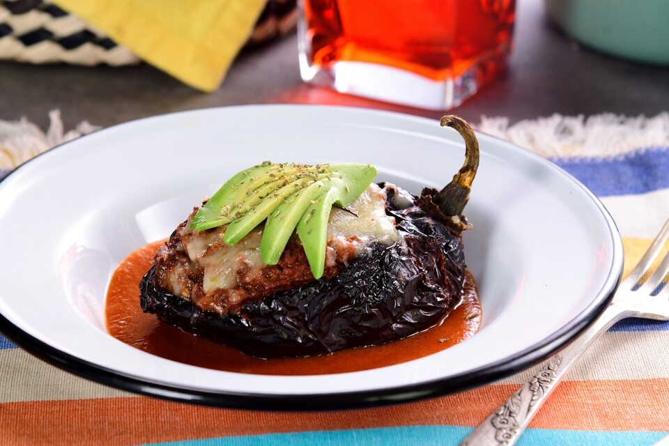 Chile Ancho Relleno de Frijol con Queso