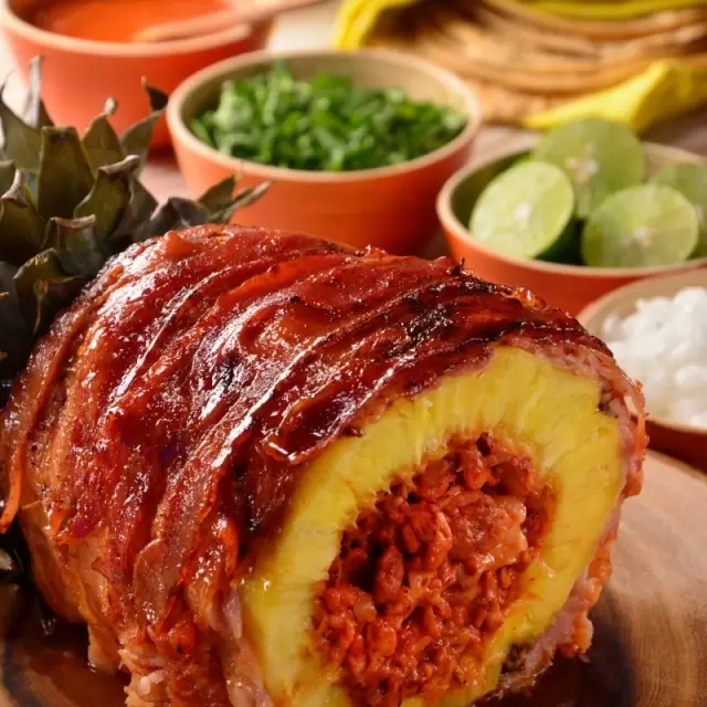 Piña Rellena de Pastor