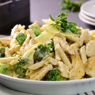Pasta with Chicken and Broccoli, Alfredo Style