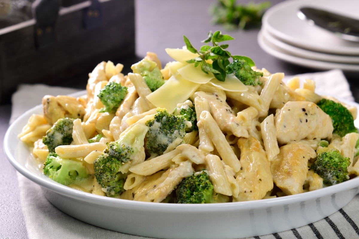 Feather with Chicken and Broccoli, Alfredo Style