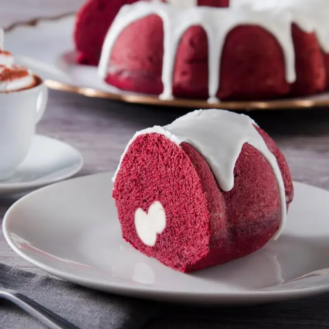Bolo Red Velvet com Recheio de Queijo