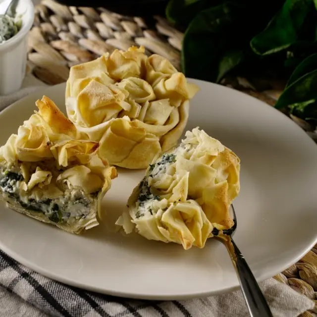 Crispy Phyllo Pastry with Spinach and Ricotta Cheese